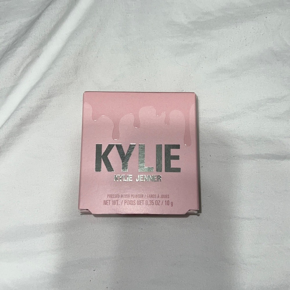 Kylie Jenner pressed blush powder